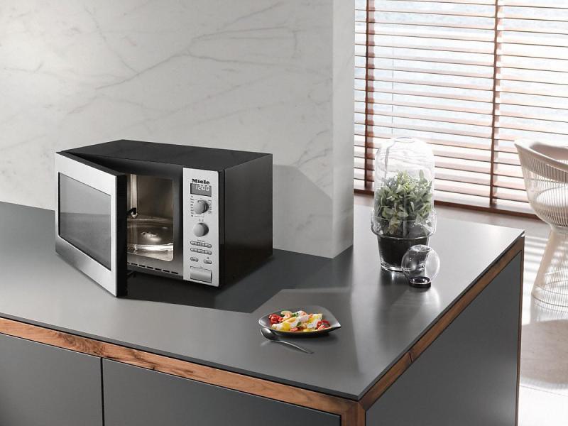 Miele Mikrowelle mit Grill M 6012 SC Silber Stand-Mikrowellengerät