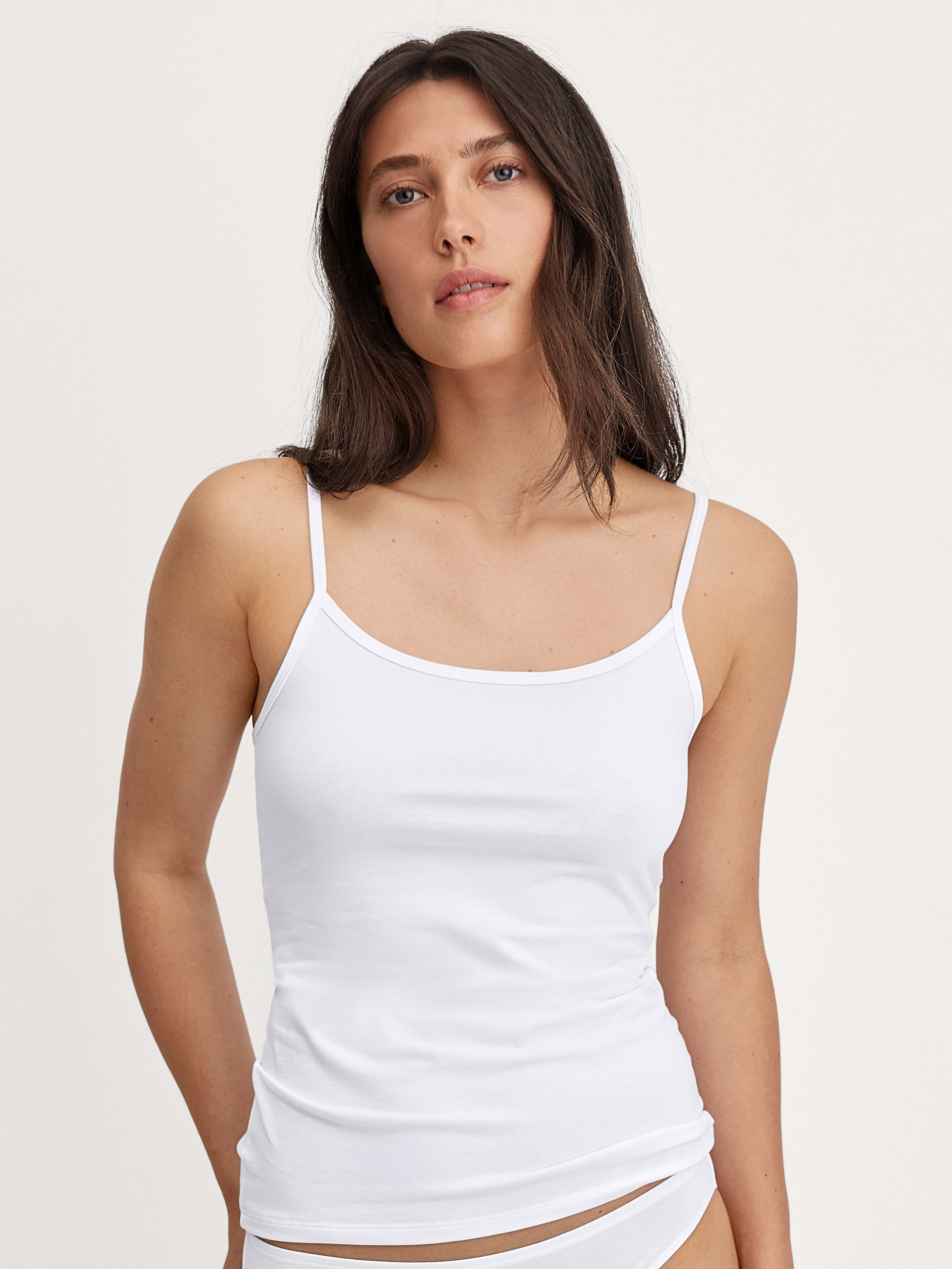 CALIDA Spaghettitop »Essential Cotton« tiefer Ausschnitt, Single Jersey Qualität, schmale Träger, weich