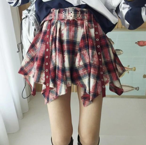 MIKIGA - Asymmetrische minirok met hoge taille en ruitmotief