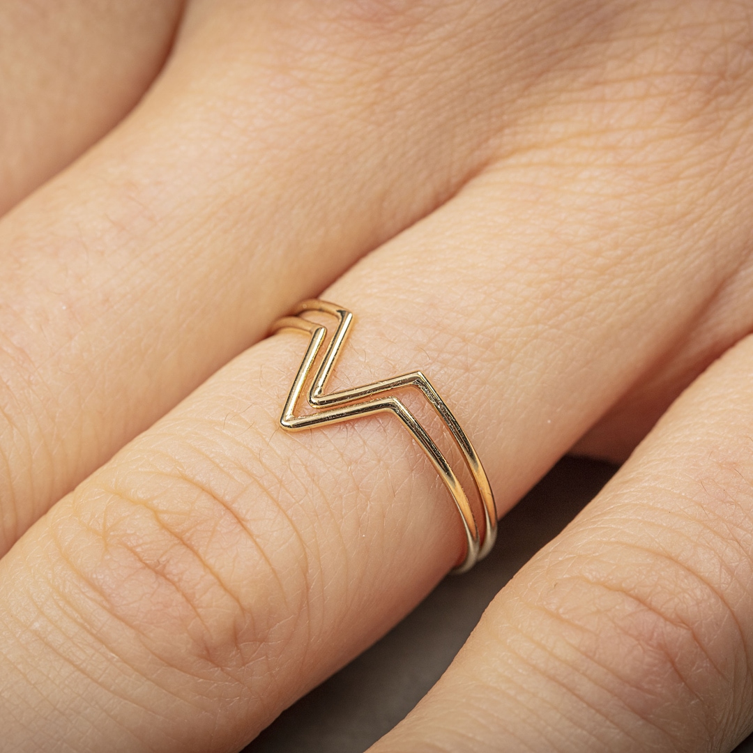 Ring 750/18 K Gelbgold doppel V