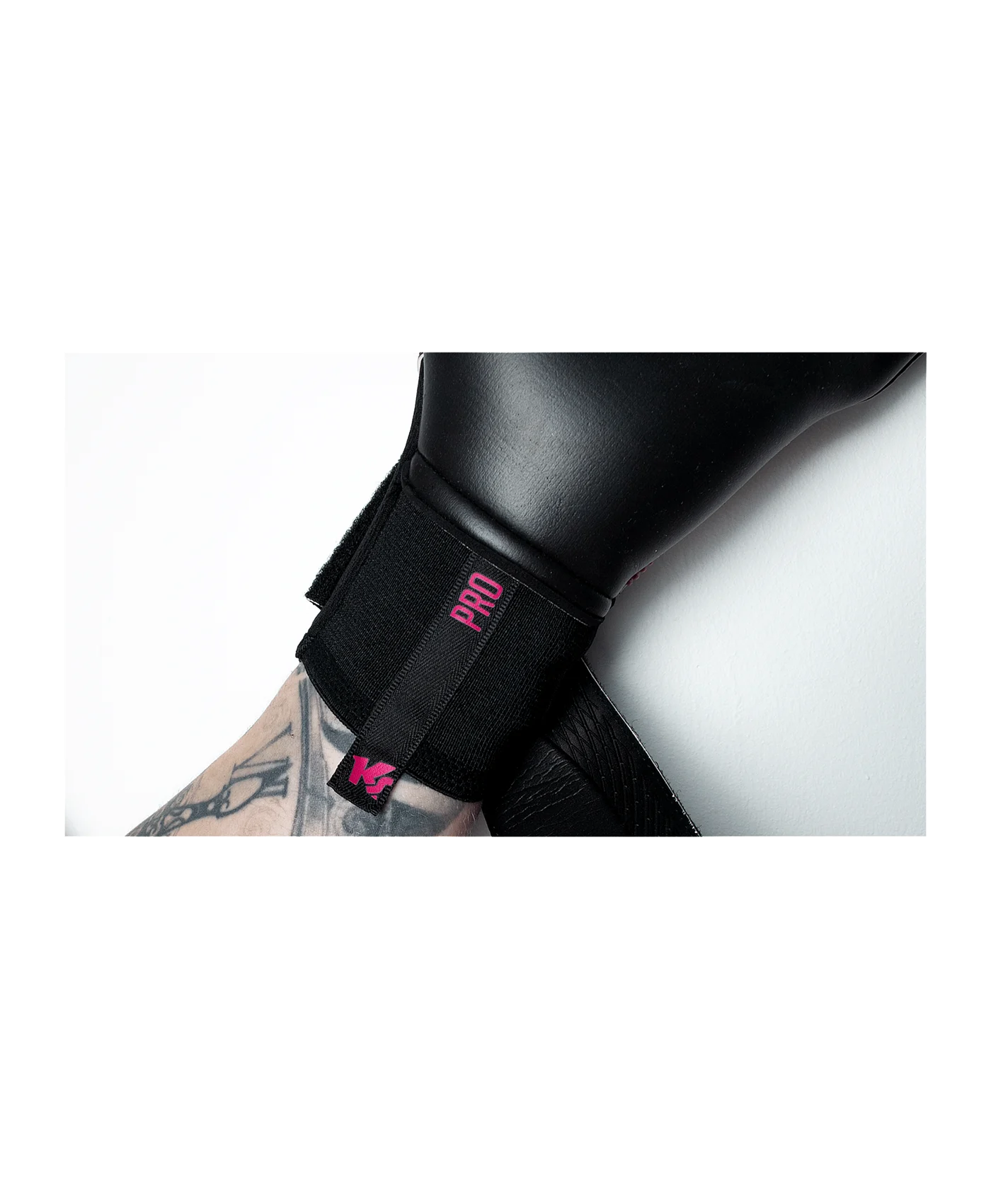 KEEPERsport Varan8 Pro NC Resist Torwarthandschuhe Schwarz F210