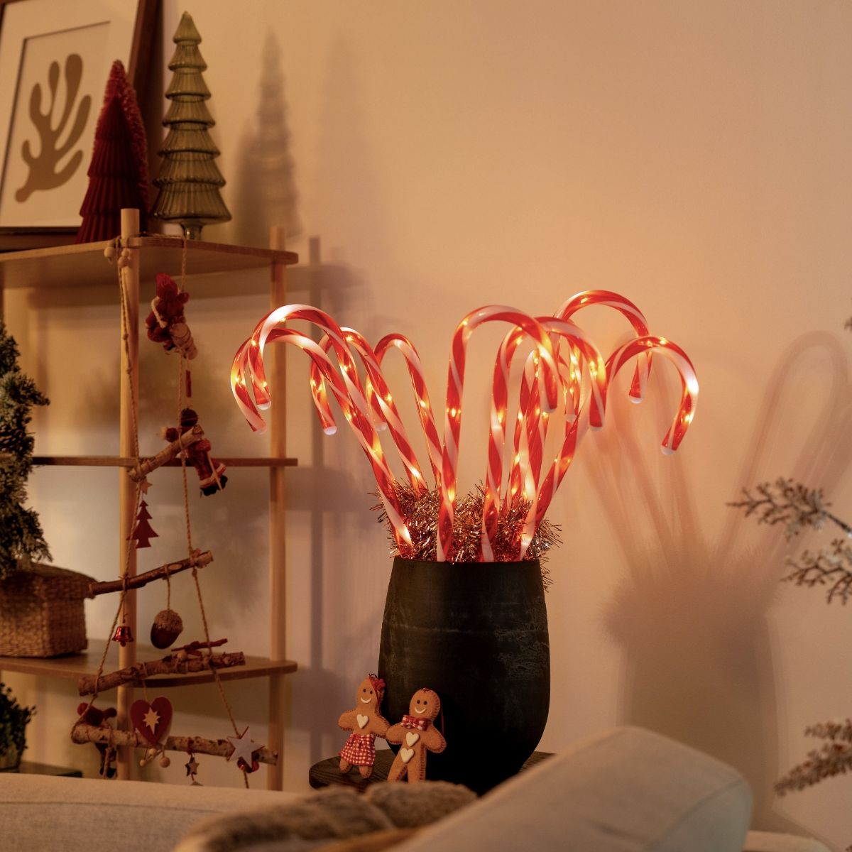 Set van 5 kerst prikspots rood met wit zuurstok incl. LED met timer IP44 - Melchior