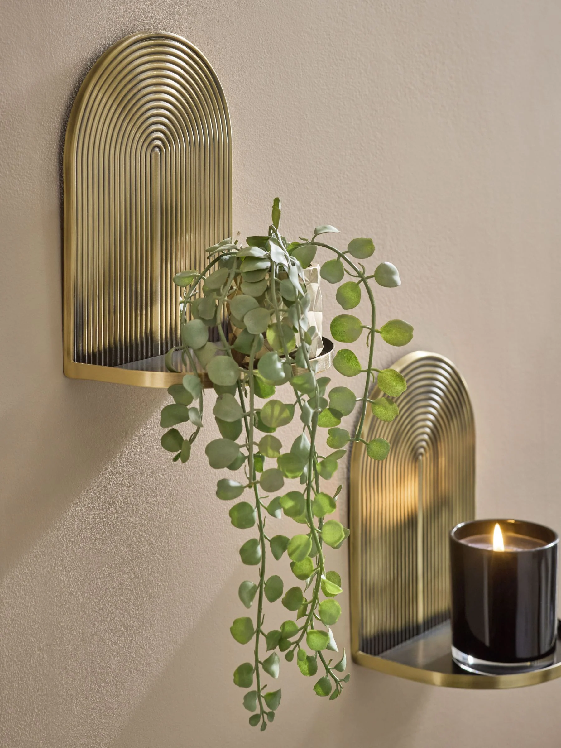 Set of 2 Display Shelves