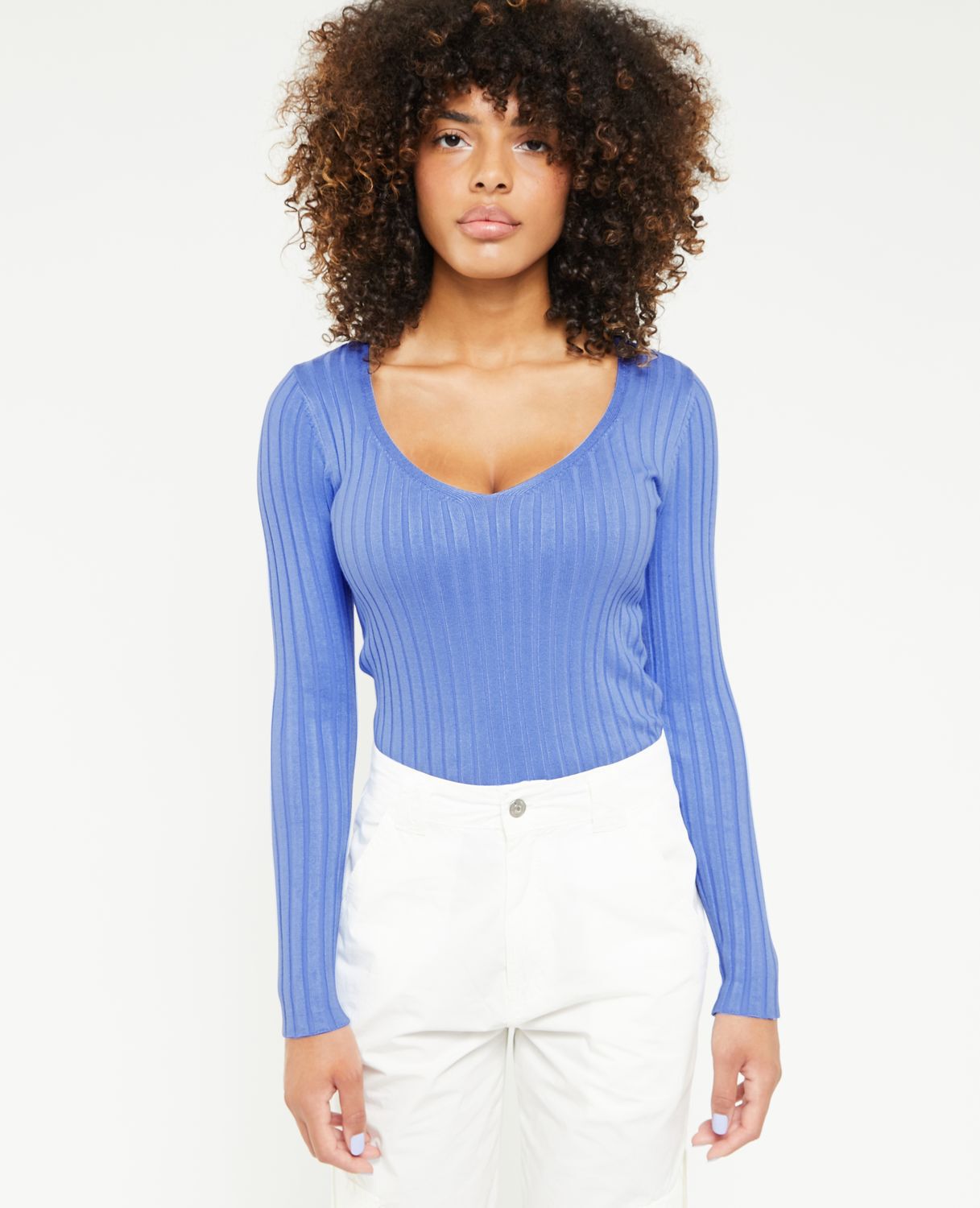 Pull col V maille côtes plates - Bleu