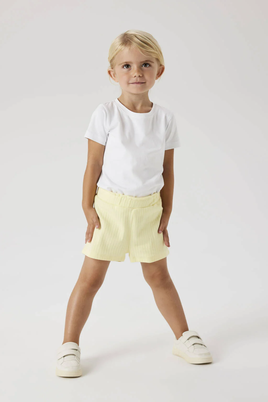 NAME IT casual short lichtgeel