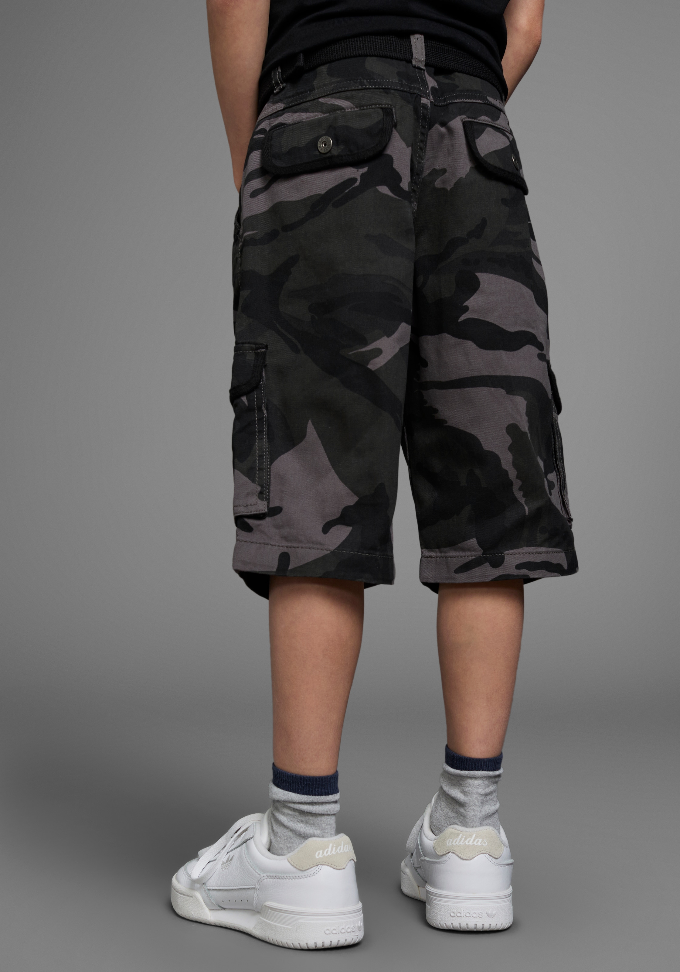 KIDSWORLD Shorts »2tlg. Bermudas+Gürtel«  mit Textilgürtel