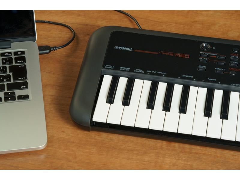 Yamaha Mini Keyboard PSS-A50 Tragbares Keyboard für Live-Auftritte und Aufnahmen