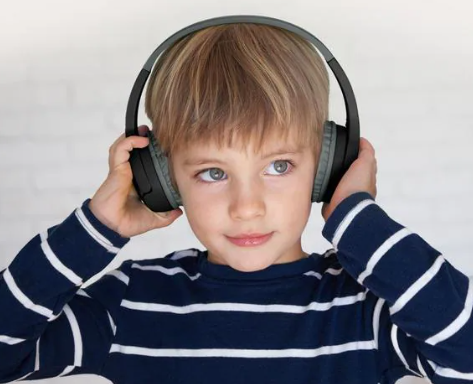 SoundForm Kinder Bluetooth On-Ear Kopfhörer Wireless Headset 85dB Begrenzte Lautstärke (AUD002btBK) - Schwarz
