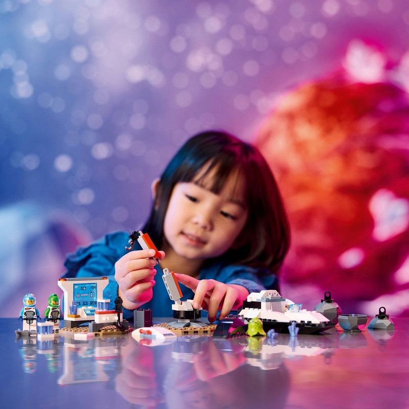 LEGO - City Ruimteschip - Speelgoed - Inclusief 2 Ruimteminifiguren en Alien Figuur