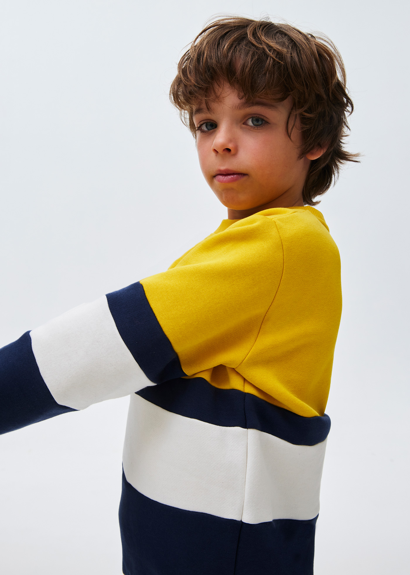 Moletom infantil com blocos de cores