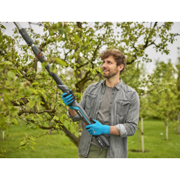 Gardena 18V telescopische takkenschaar 2,5m (P4A) Incl. 2.0Ah accu   lader