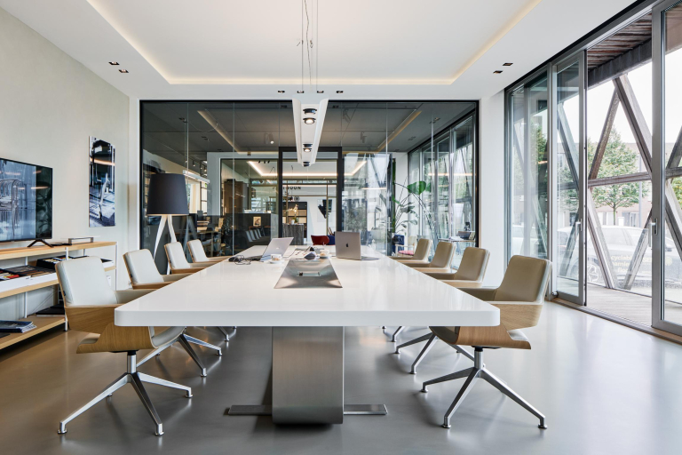 Thonet S847 D/PVD bureaustoel eiken gelakt Latte 635
