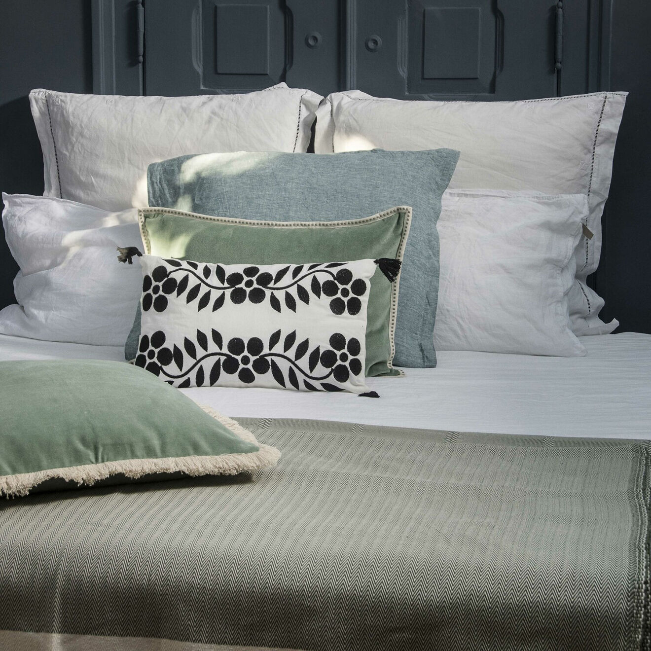 Febronie Housse de coussin velours Ella vert sauge