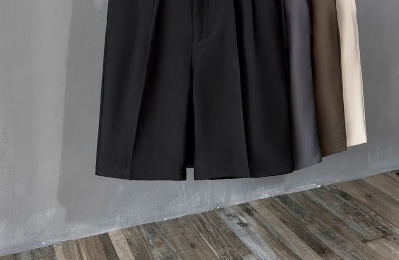Nightbell - Mid Rise Effen Shorts