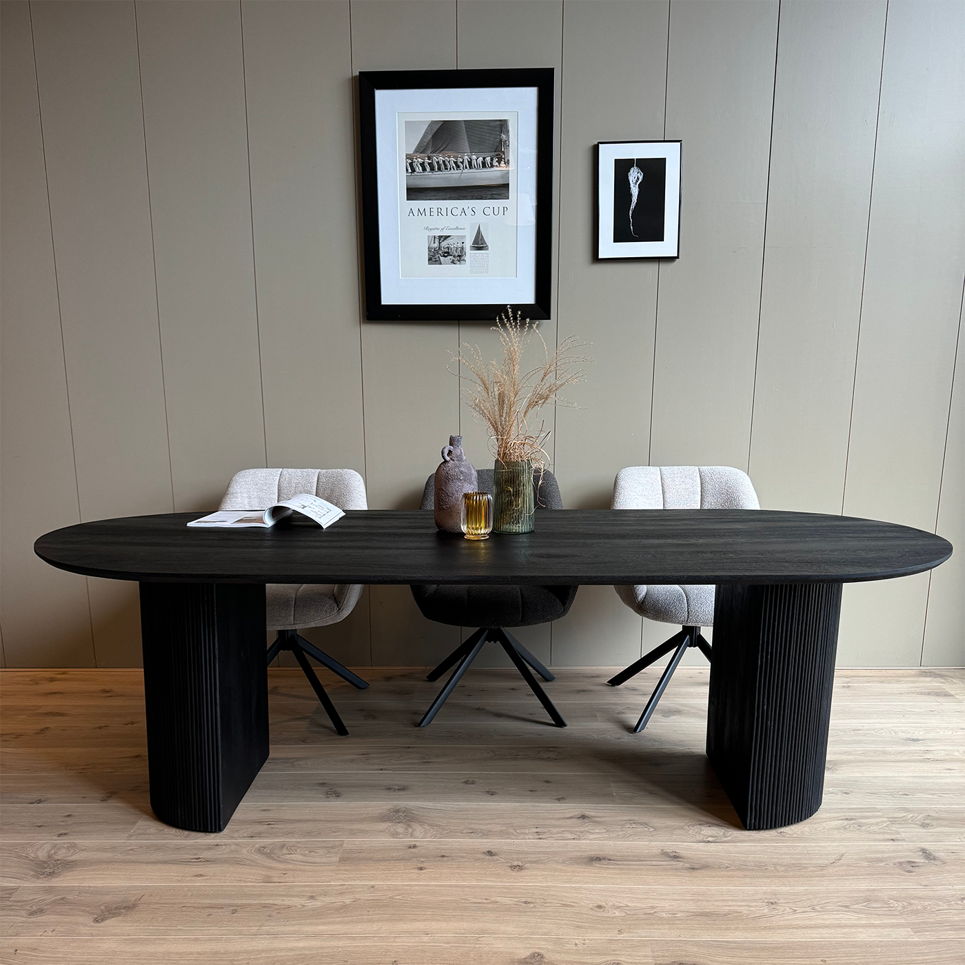 Old Inn wonen eetkamertafel Luca zwart ovaal- 200cm