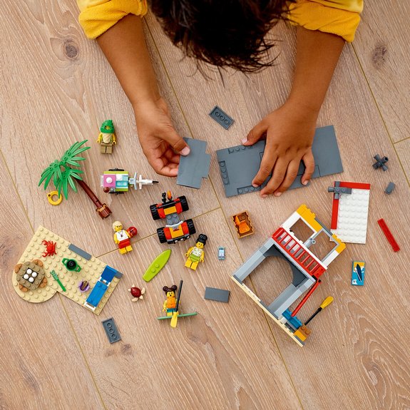Le poste de secours sur la plage LEGO City 60328