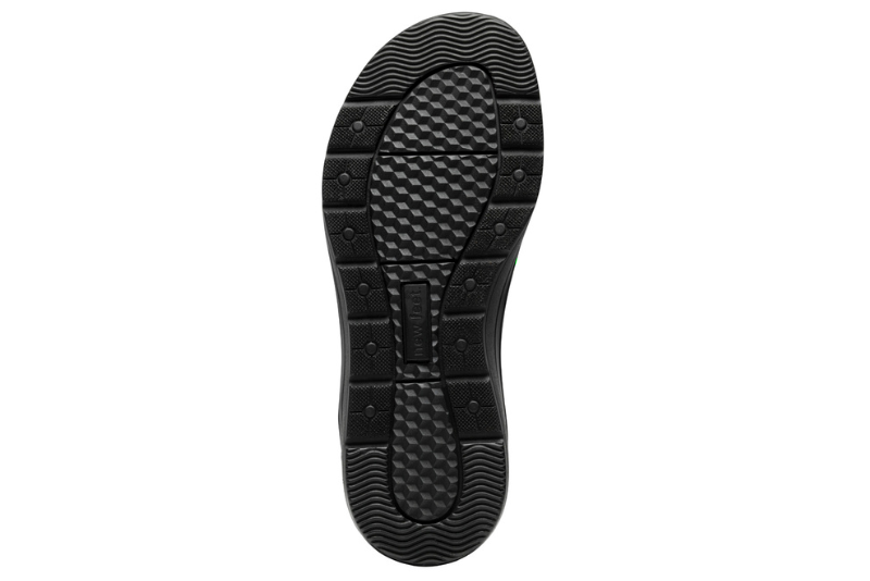 NEW FEET I OLIRET SKIND OG MESH
