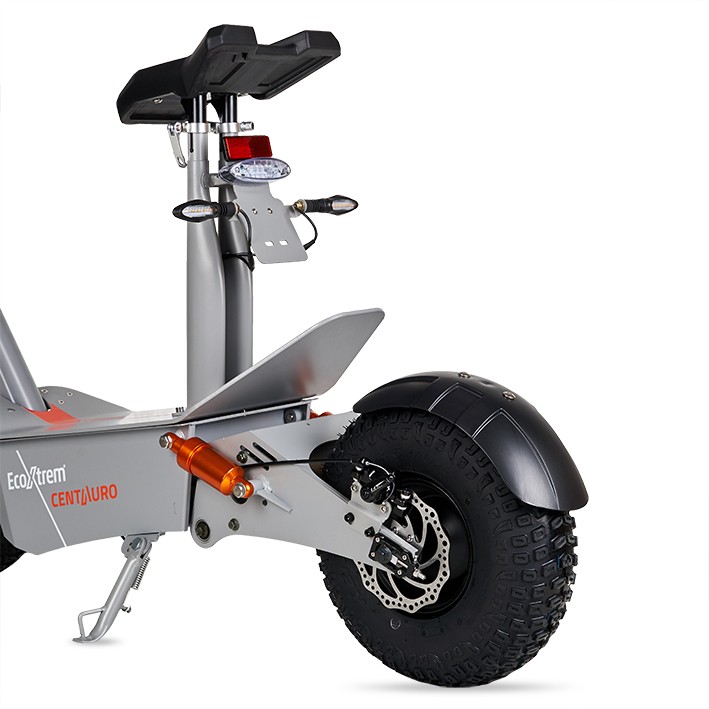 Patinete elétrico Centauro legalizado, cinza, com assento e tela LCD XXL.