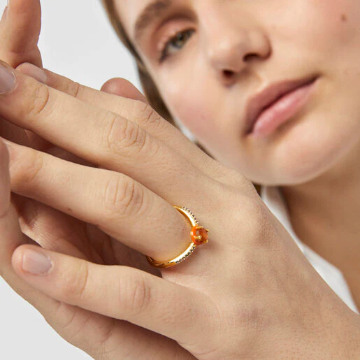Anel TOUS Vibrant Colors com cornalina e esmalte.