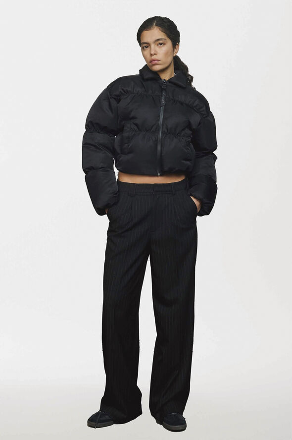 Oval Square Bam Cropped Puffer Black