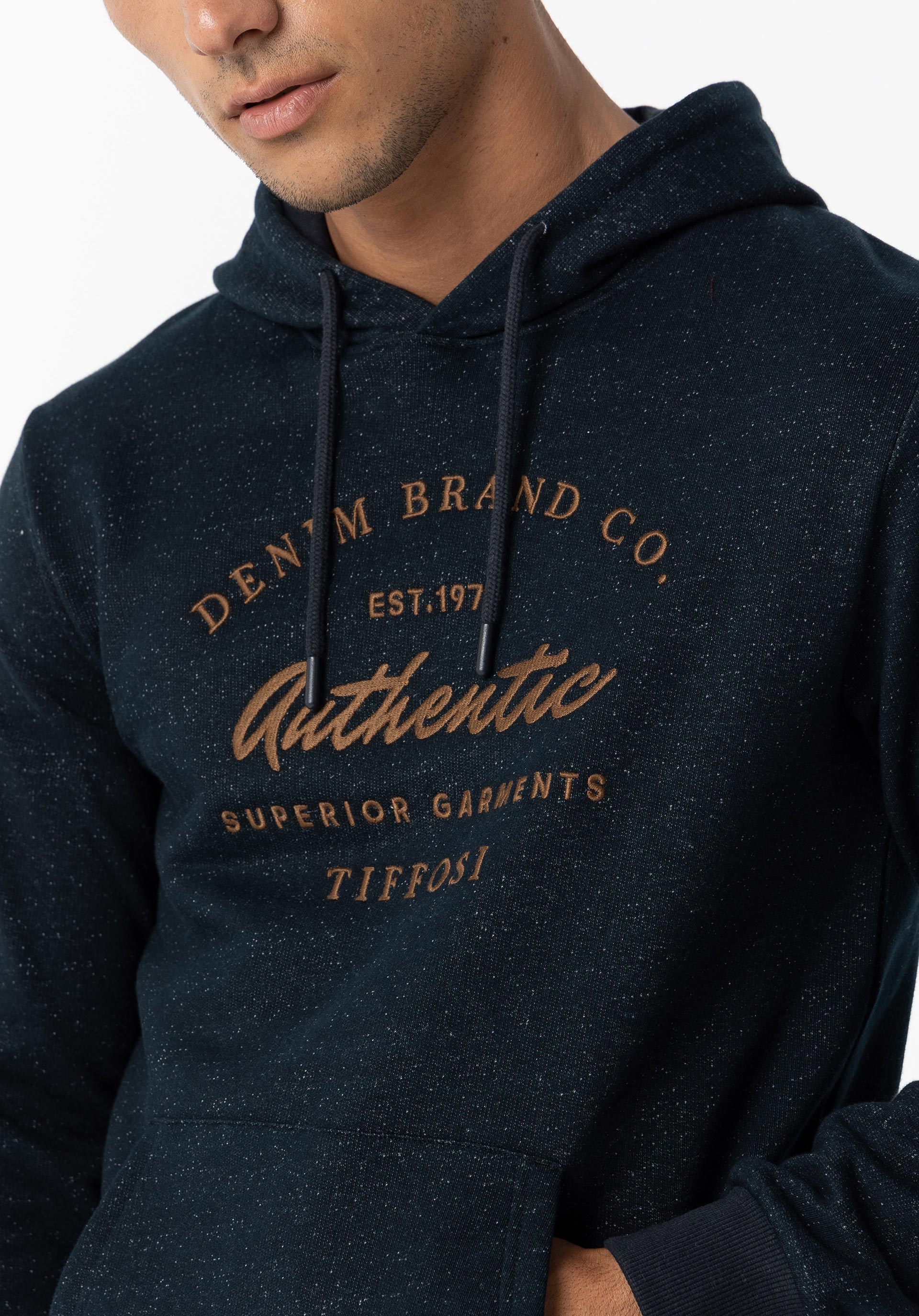Hoodie com Bordado Frontal