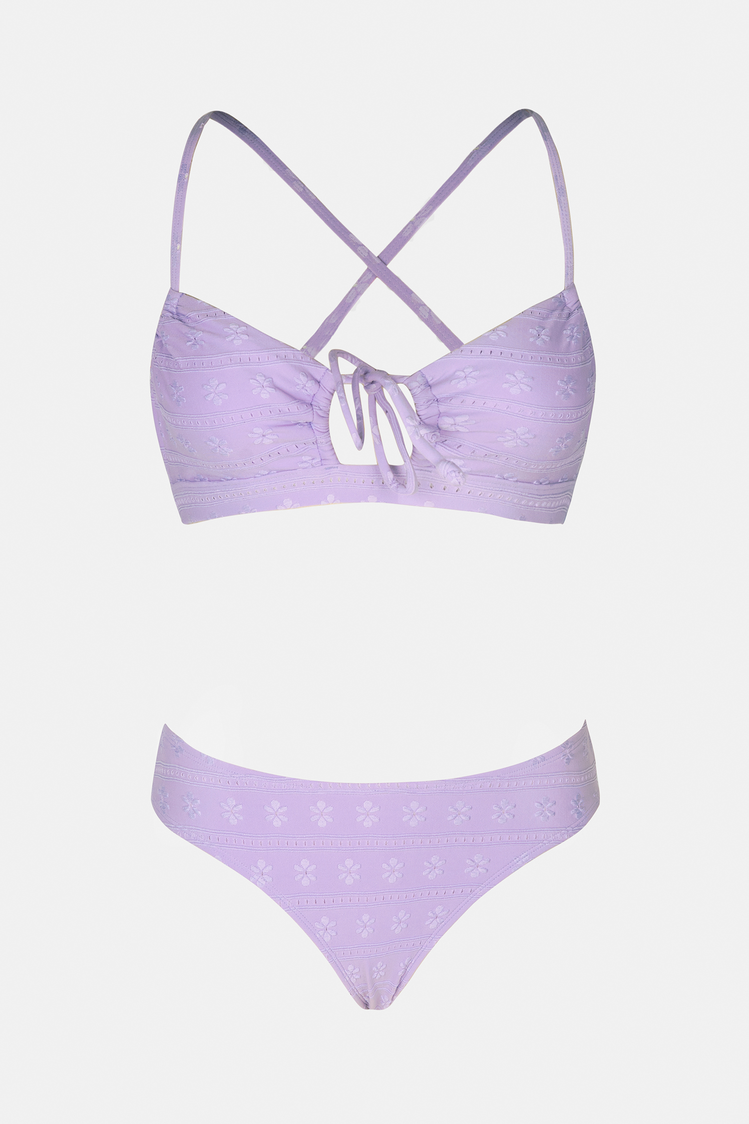 Bikini découpé et cintré avec œillet