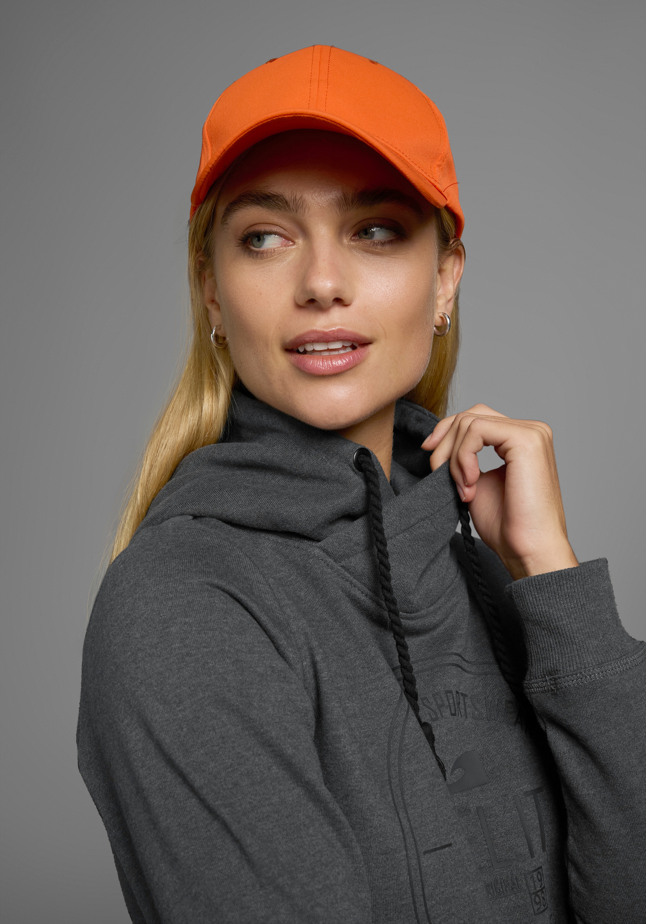 Ocean Sportswear Kapuzensweatshirt »Essentials Sweatshirt«, Langarm,  figurbetonter Schnitt,  unifarben