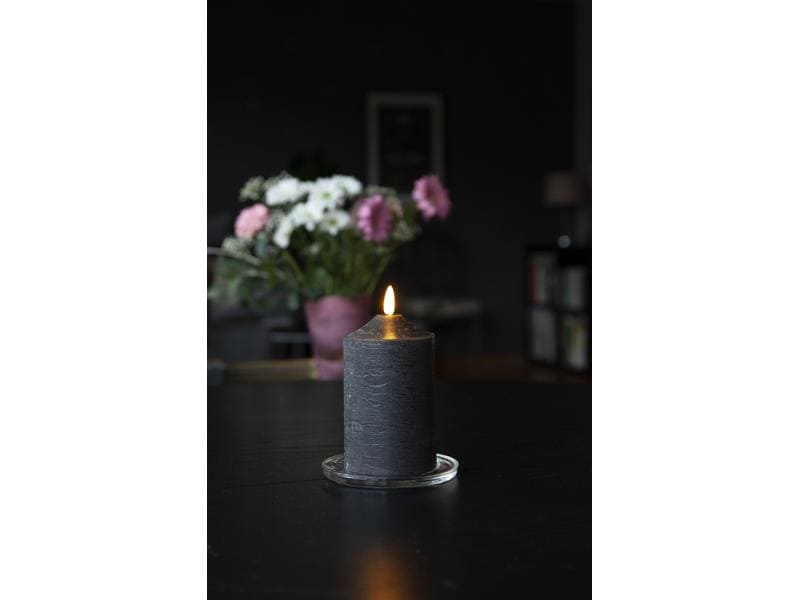 Star Trading LED-Kerze Pillar Flamme Ø 7.5 x 15 cm, Schwarz LED Kerze aus Wachs