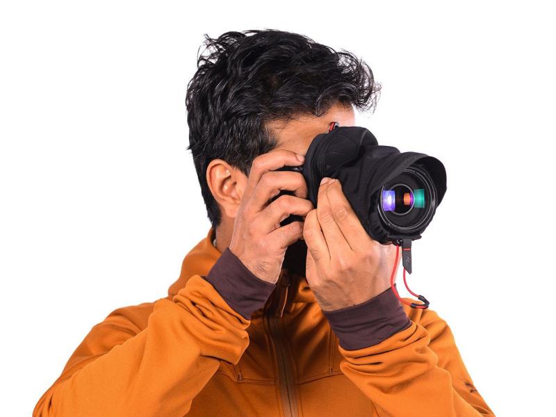 Peak Design Kameratasche Shell medium Schwarz Wetterfeste Schutzhülle für kleine bis mittlere DSLR-Kameras samt Objektiv