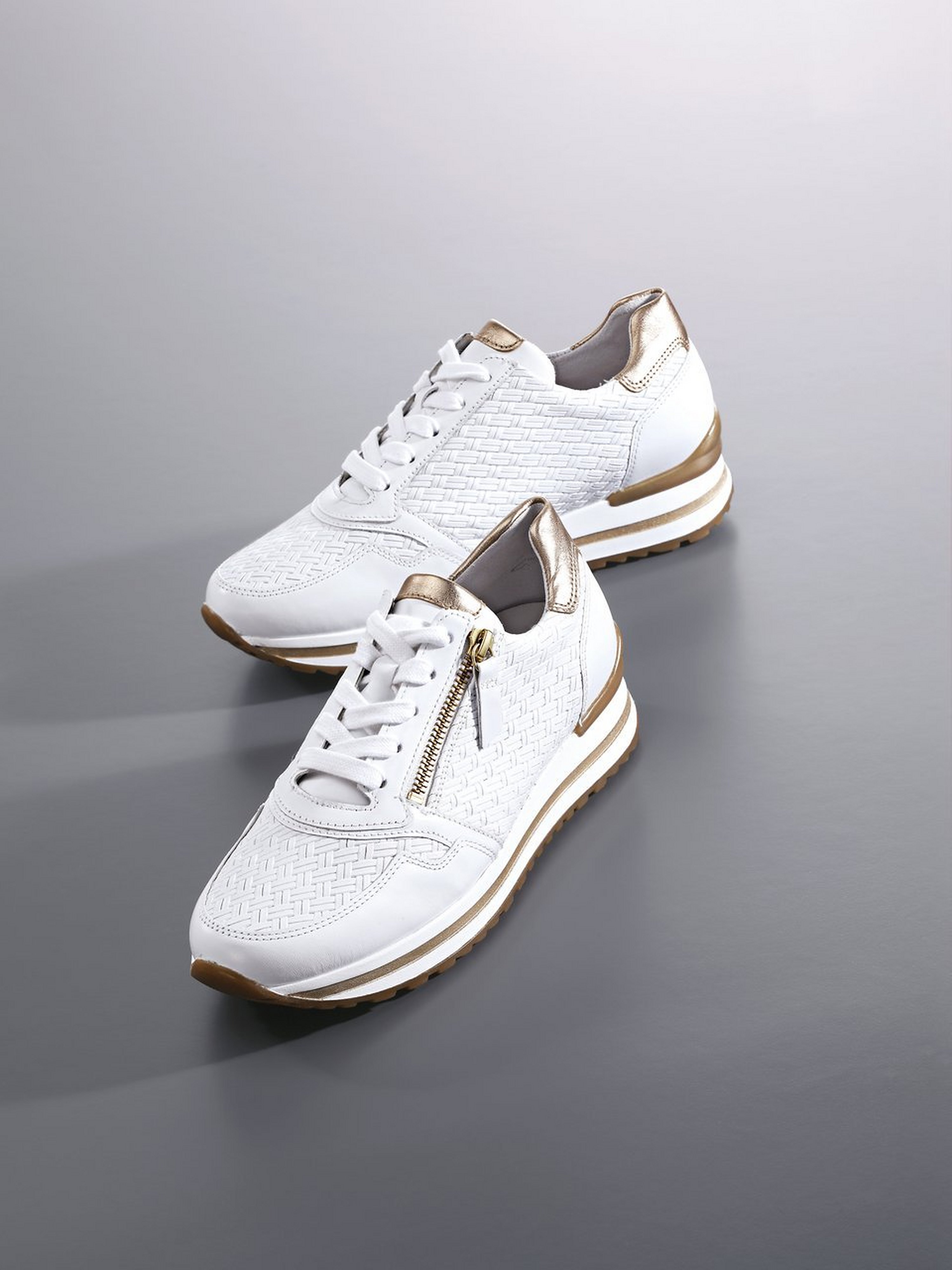 Sneaker