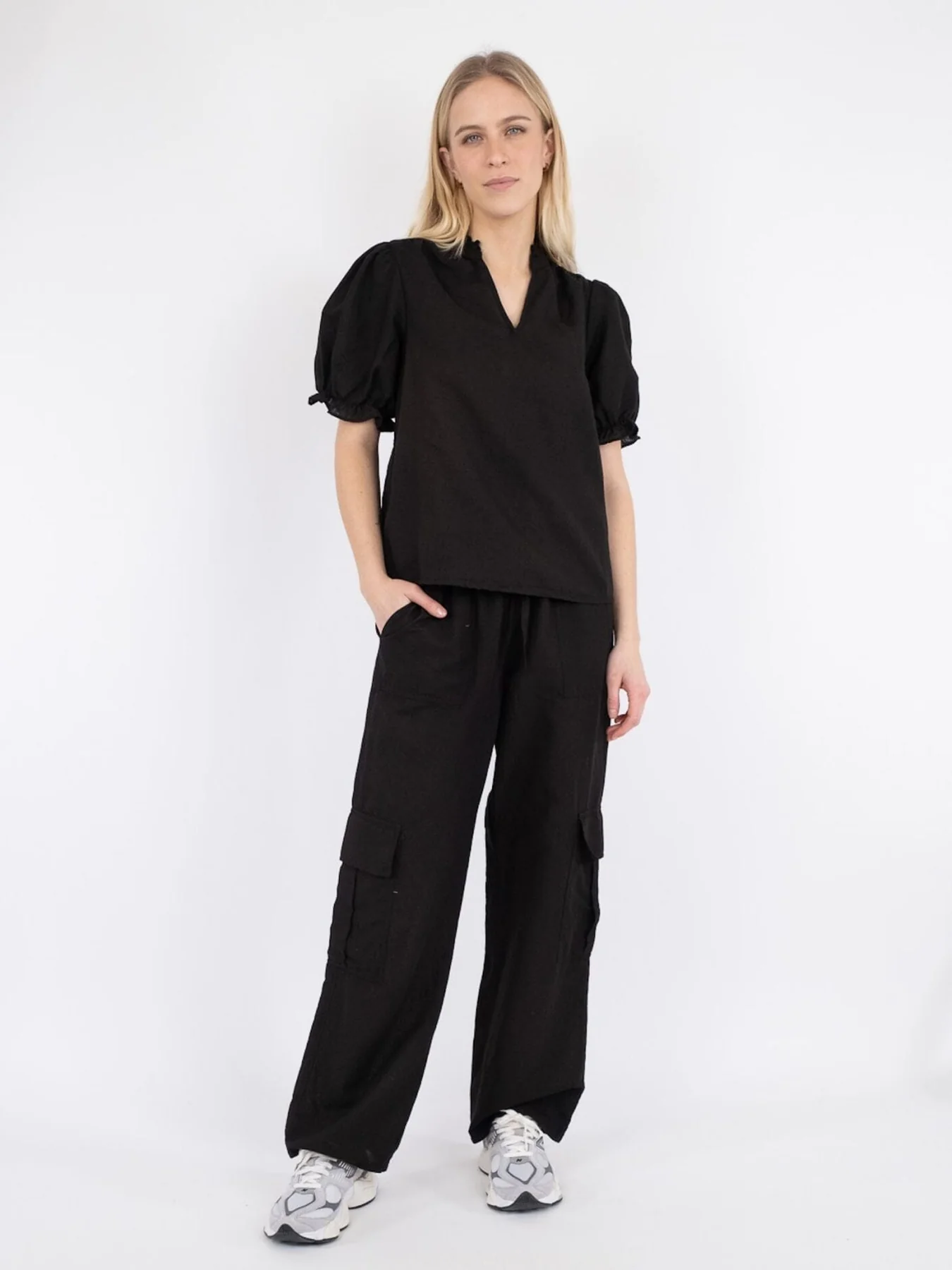 Neo Noir Odesa Linen Blouse black