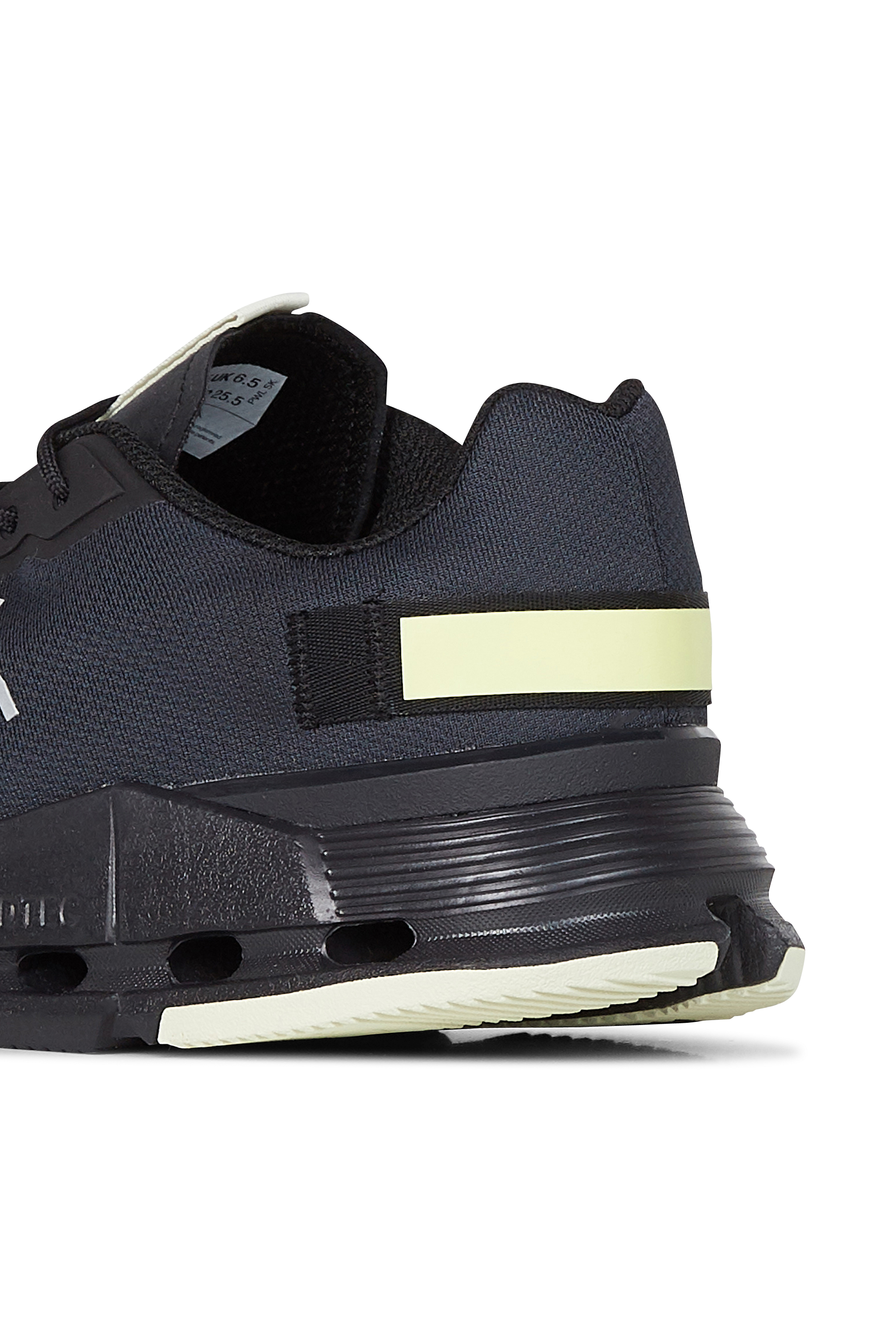ON baskets Cloudnova form Noir