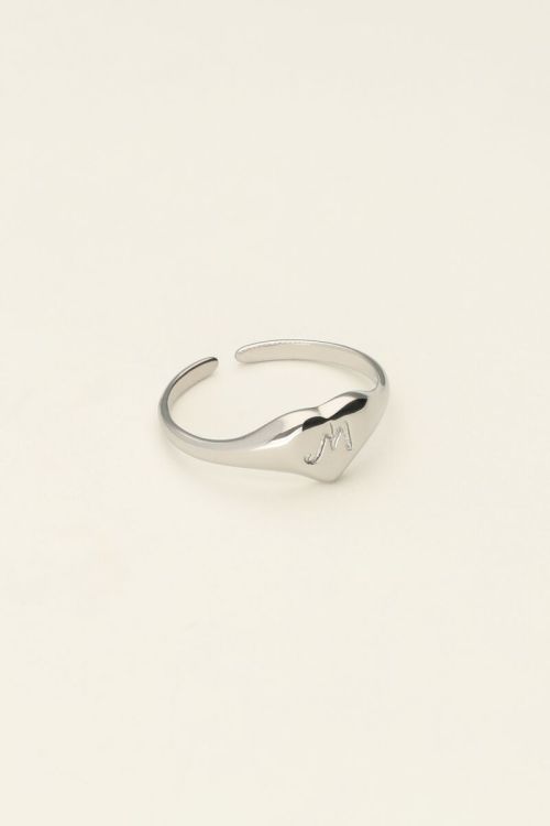 Hartjes zegelring met initial