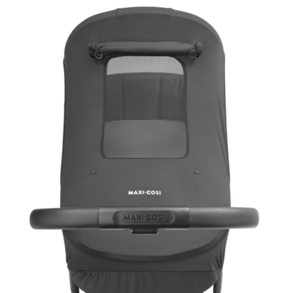 Met de Maxi Cosi Sun Cover Black is je kindje altijd goed beschermd tegen de zon. Dit hoogwaardige zonnescherm biedt een uitstekende UV-beschermingsfactor van UPF 50+, waardoor de kinderwagen tijdens zonnige dagen een aangename plek voor je kindje bl