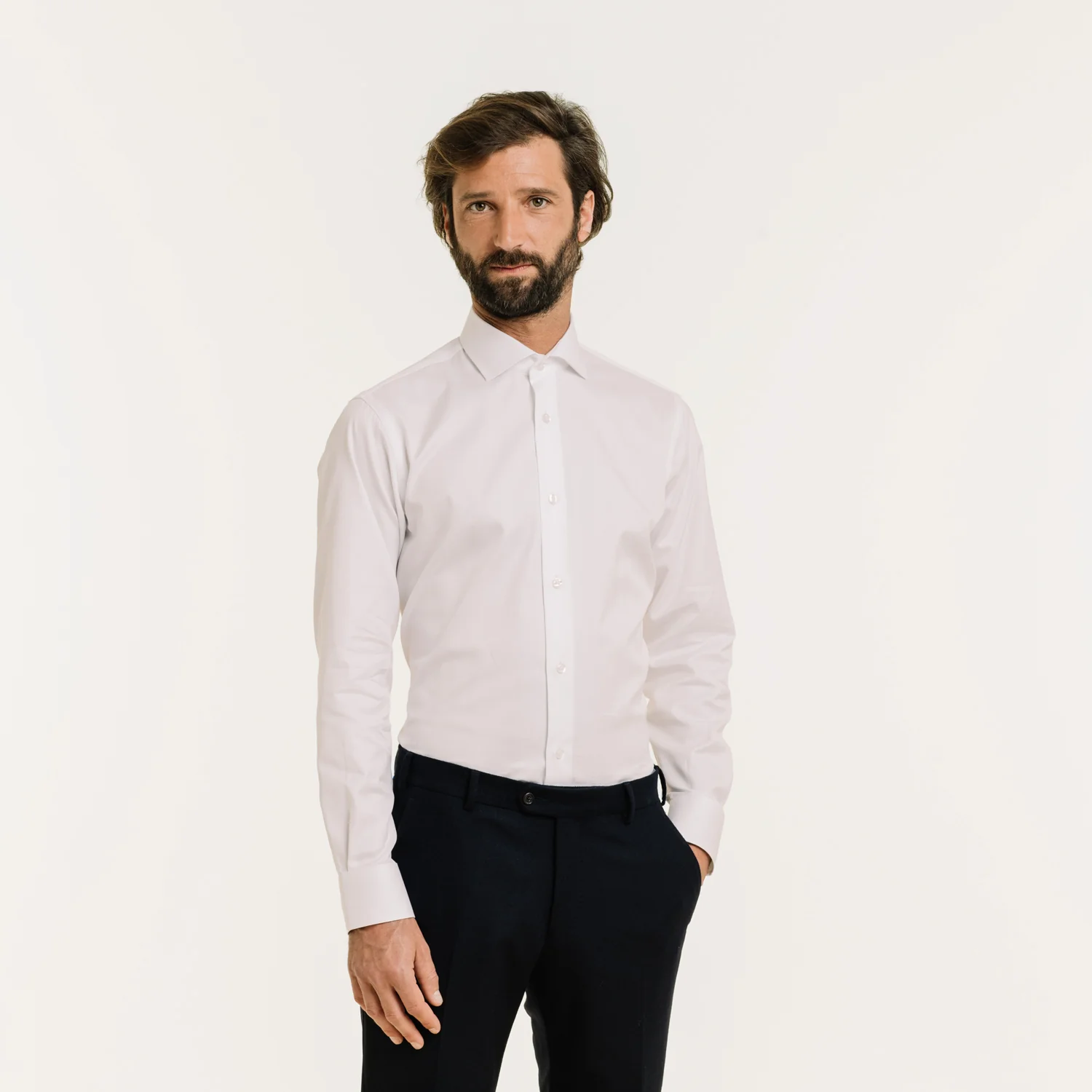 White double-twisted chevron fitted shirt