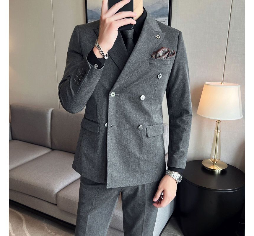 Sheck - Set: effen dubbelrijs blazer met piekrevers + cropped taps toelopende broek