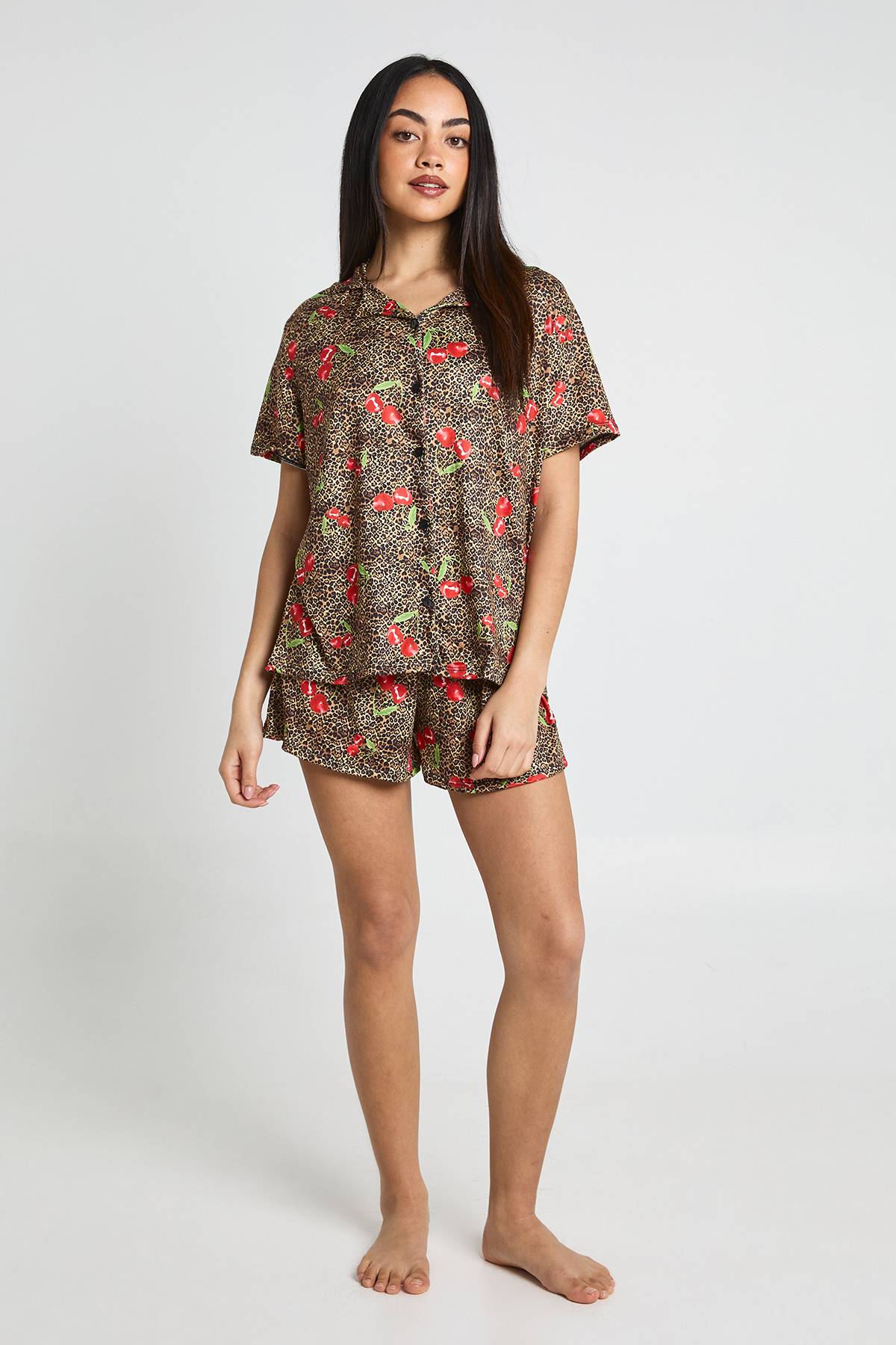 boohoo Ensemble Pyjama Chemise À Manches Courtes Et Short Imprimé Cerises Et Léopard