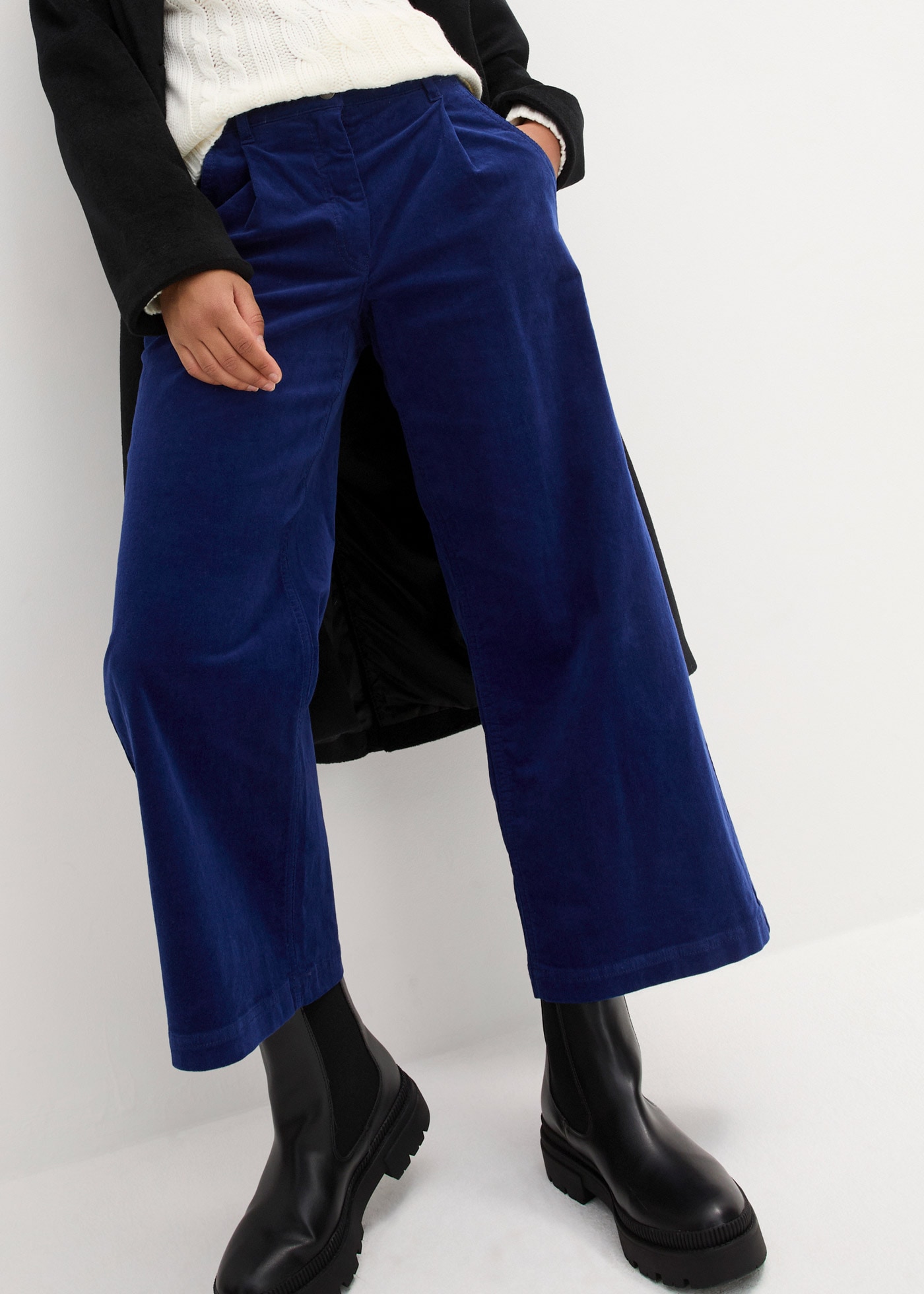 bonprix Cordhose »Weite Stretchcord-Culotte mit High-Waist-Bequembund, 7/8-Länge«  Weite Stretchcord-Culotte mit High-Waist-Bequembund, 7/8-Länge