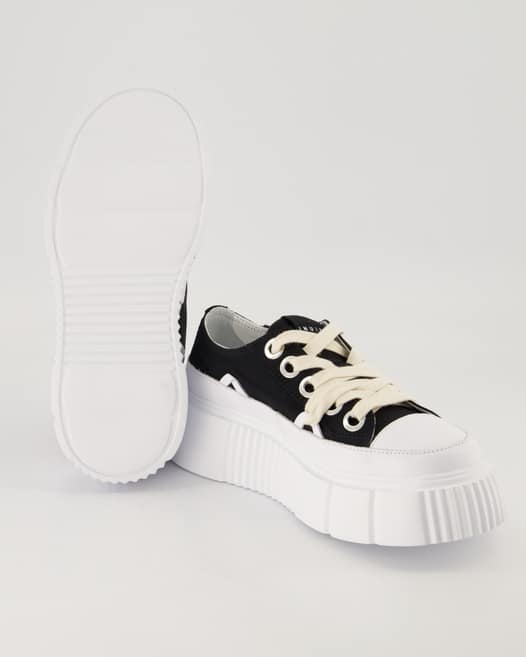 Inuikii Matilda Canvas Low 23 Sneaker in Schwarz