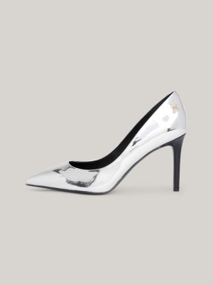 Sapatos de salto agulha metálicos com monograma TH da Tommy Hilfiger x Festive