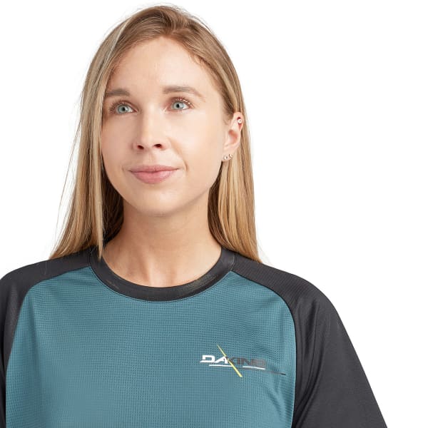 Bons plans textile été DAKINE WOMEN'S SYNCLINE S/S JERSEY GALACTIC BLUE