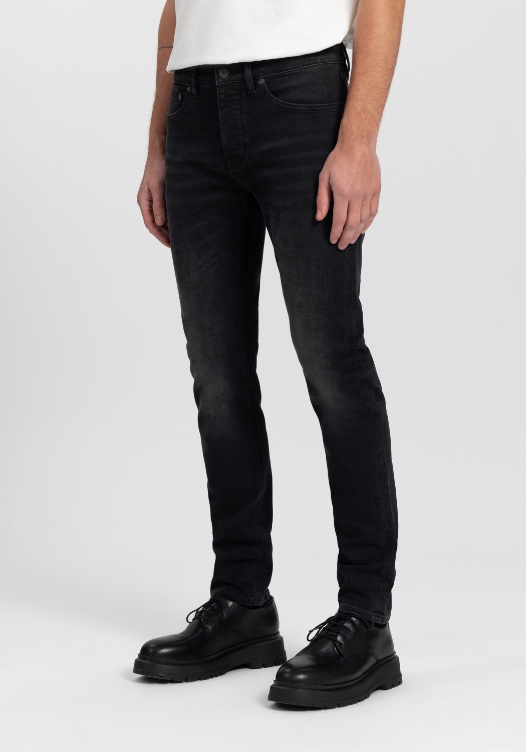 Kuyichi Herren-Jeans Jamie Slim Worn In Black