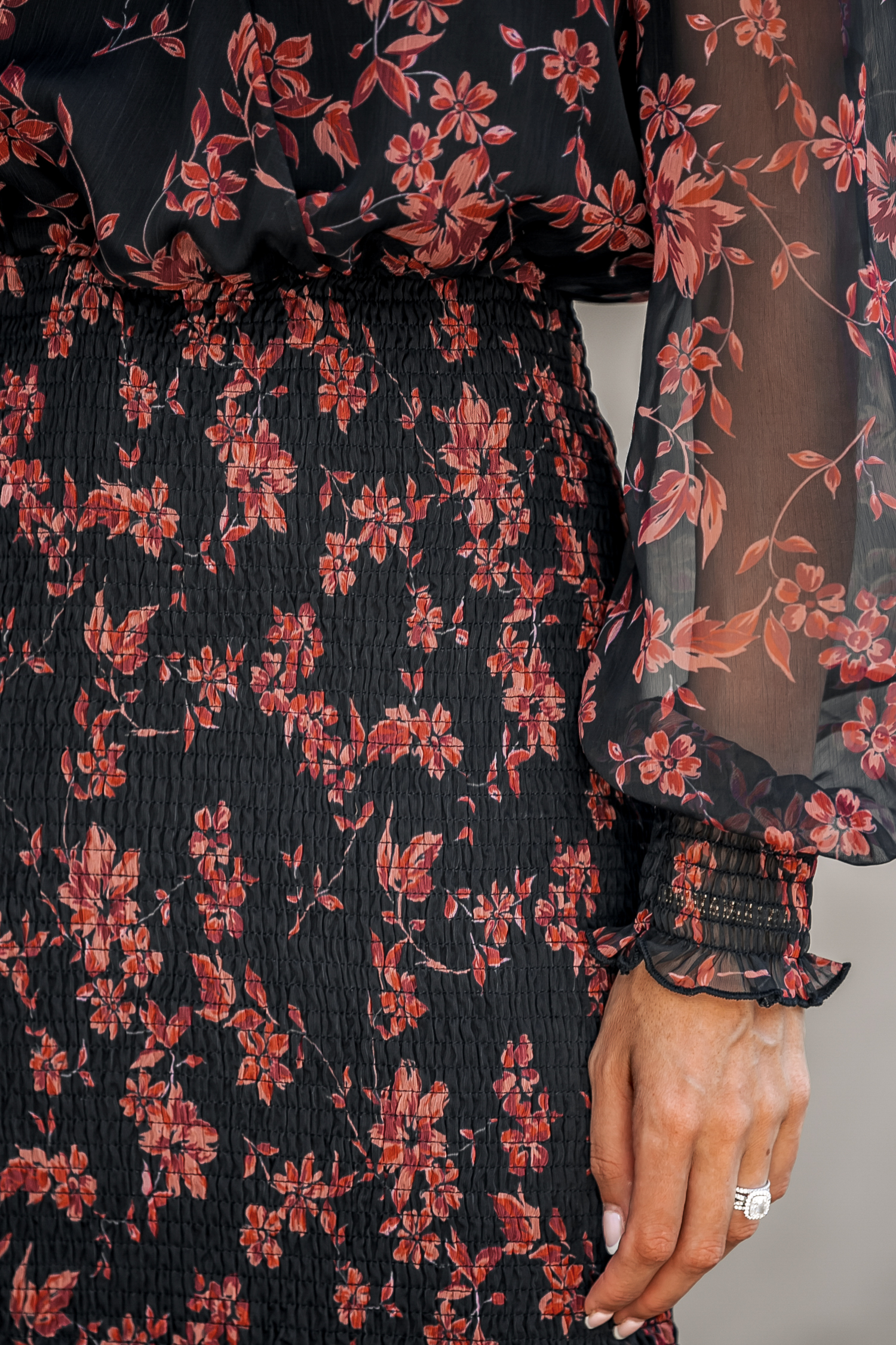 Robe mini à imprimé floral et à smocks noire
