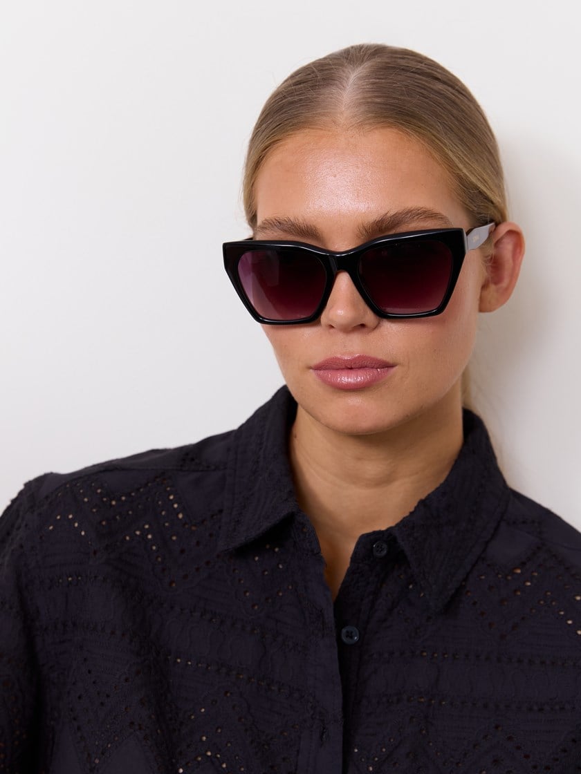 Dina Solbriller Black
