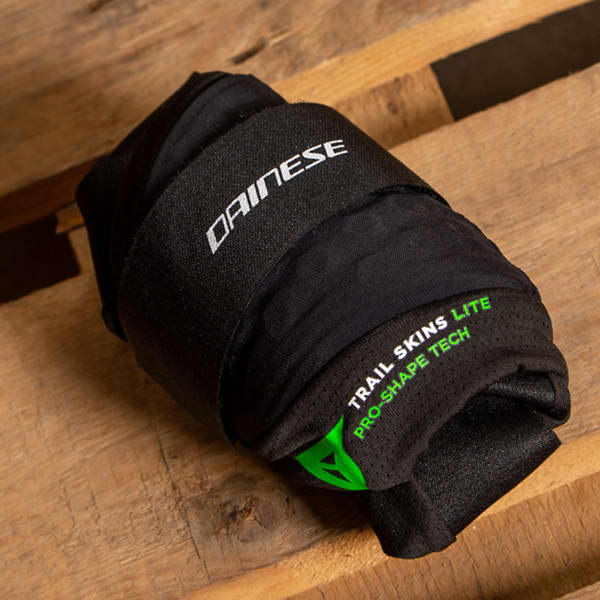 Genouillère vtt DAINESE TRAIL SKINS LITE KNEE GUARDS BLACK