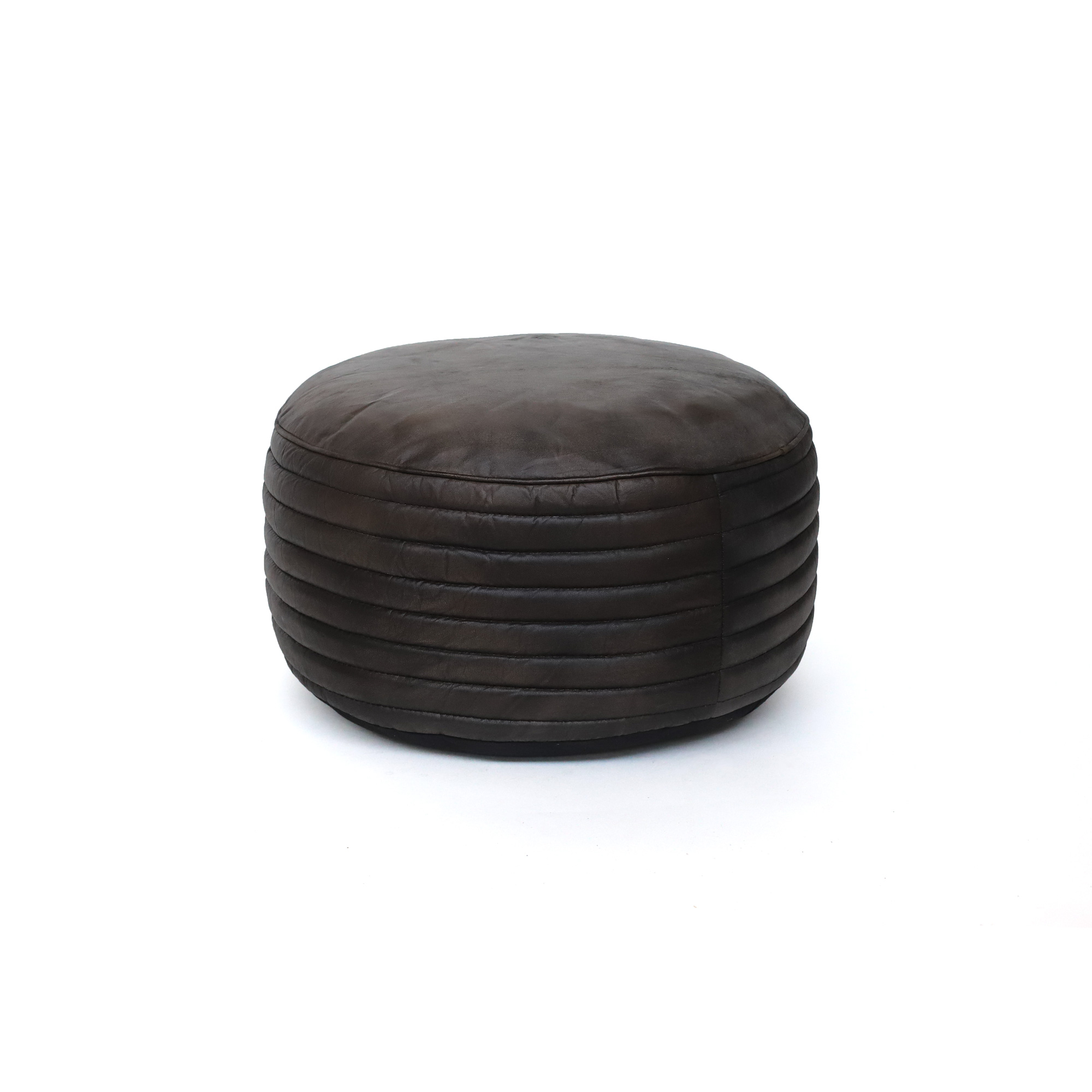 Leder-Pouf 'Pindter', dunkelbraun, Ø 50 cm, H 30 cm von fischer's lagerhaus