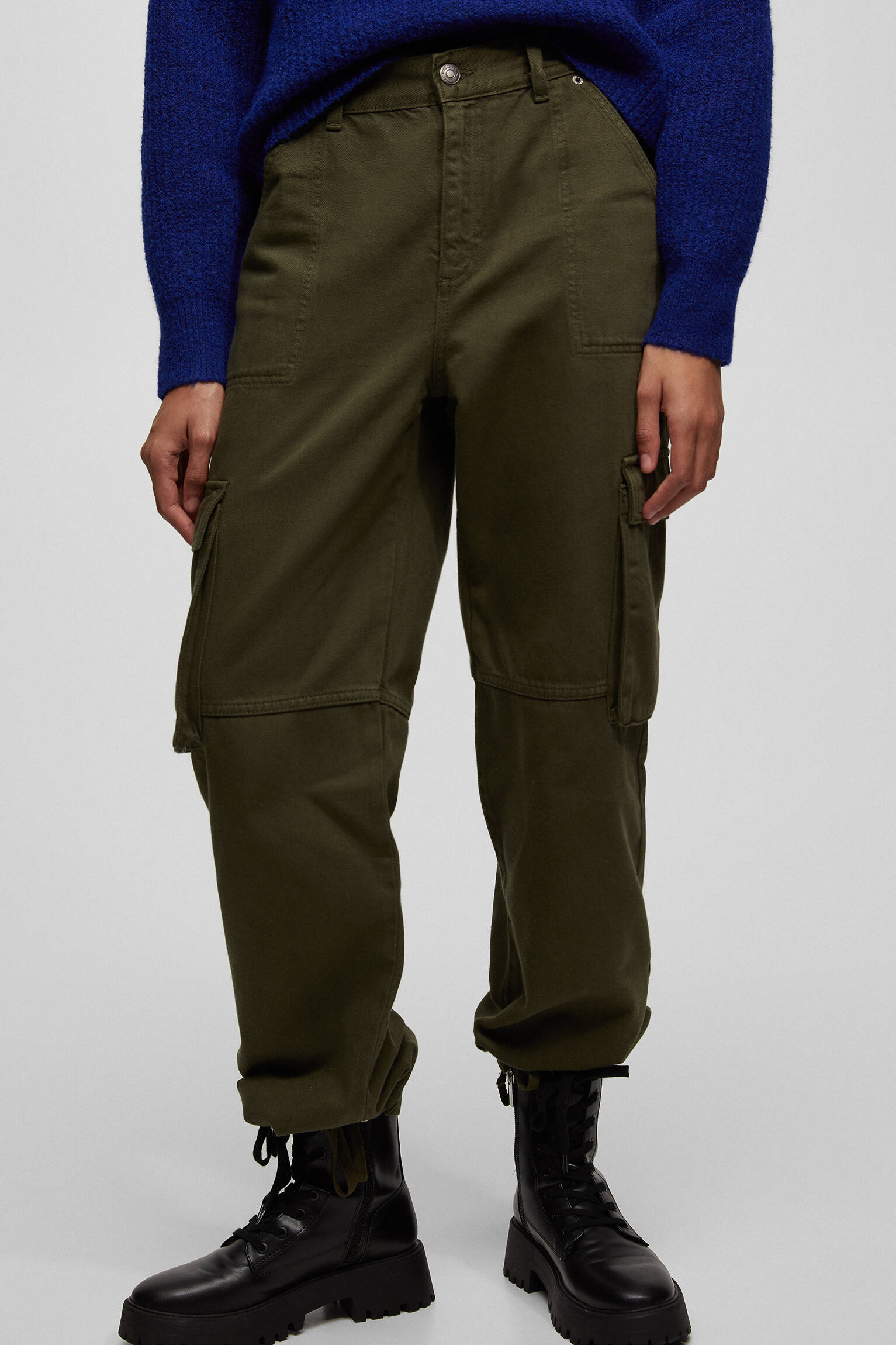 Calça cargo ajustável de cintura média/baixa - cáqui