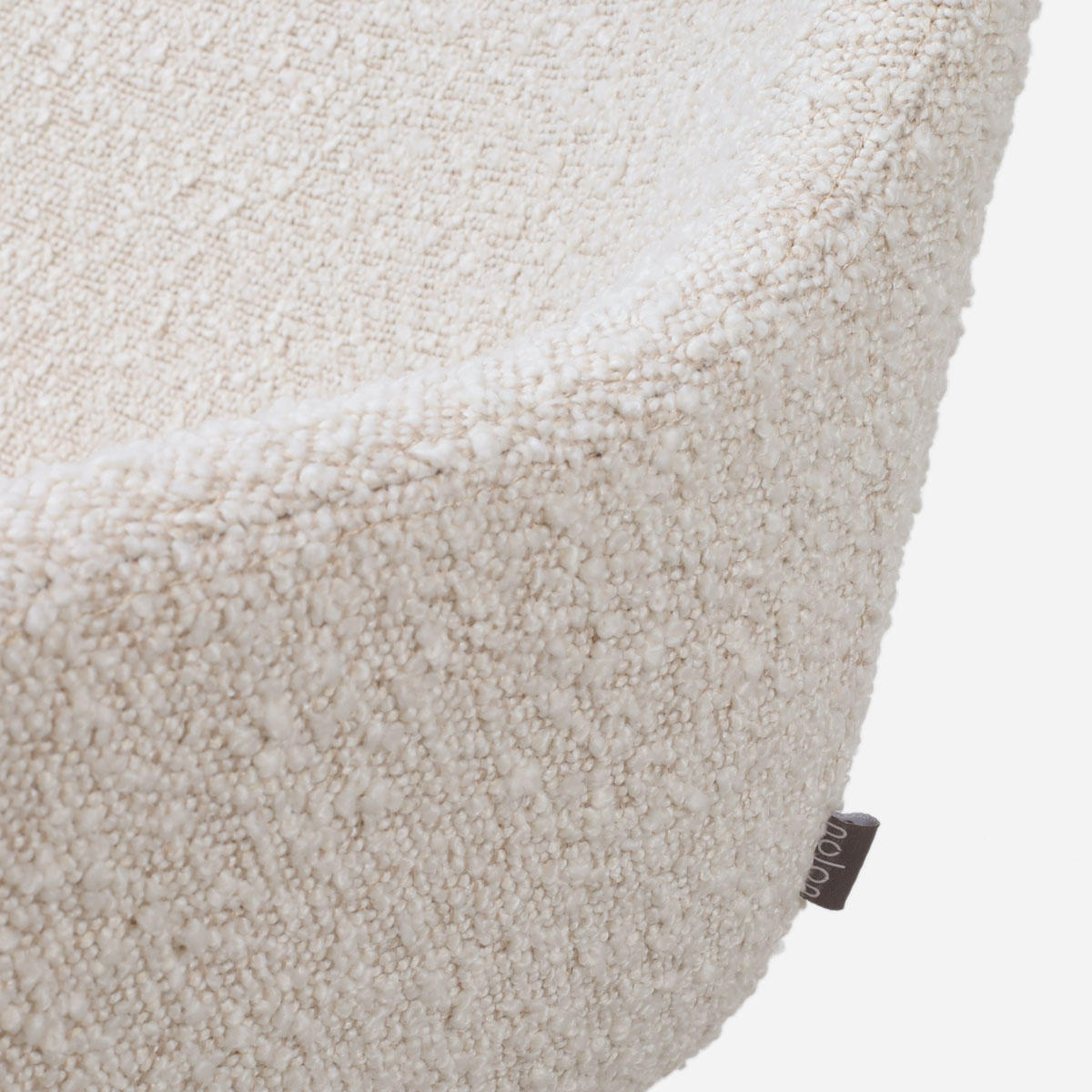 Eetkamerstoel Nena-Mae bouclé beige - walnoten onderstel