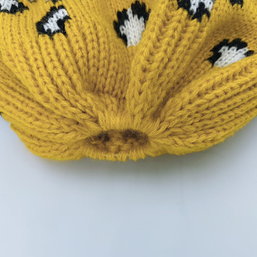 Damen Strickmütze mit Zopfloch Winter Mütze für Pferdeschwanz   Zöpfe (One Size) - Leo / Braun