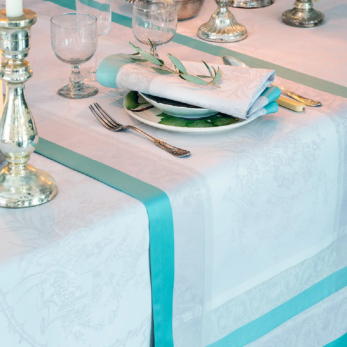 Chemin de table antitache déperlant pur coton vert 54X180 Garnier Thie